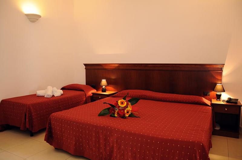 Agri Hotel Conte Salentino ซันตีซิโดโร ภายนอก รูปภาพ