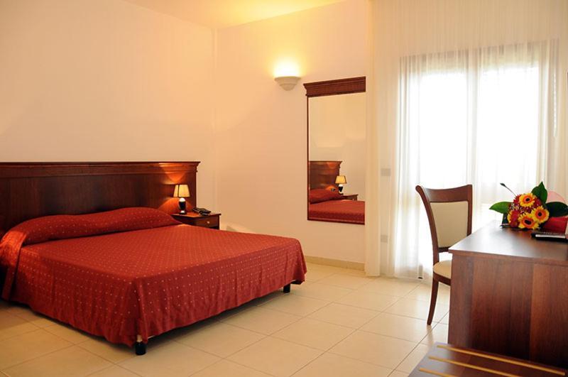 Agri Hotel Conte Salentino ซันตีซิโดโร ภายนอก รูปภาพ