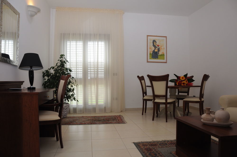 Agri Hotel Conte Salentino ซันตีซิโดโร ภายนอก รูปภาพ